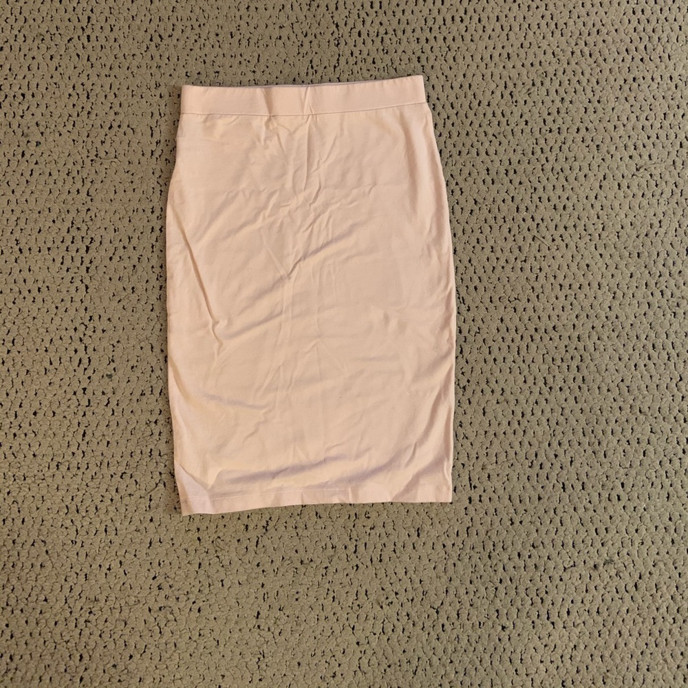 Nude body-con pencil skirt. Size:medium
